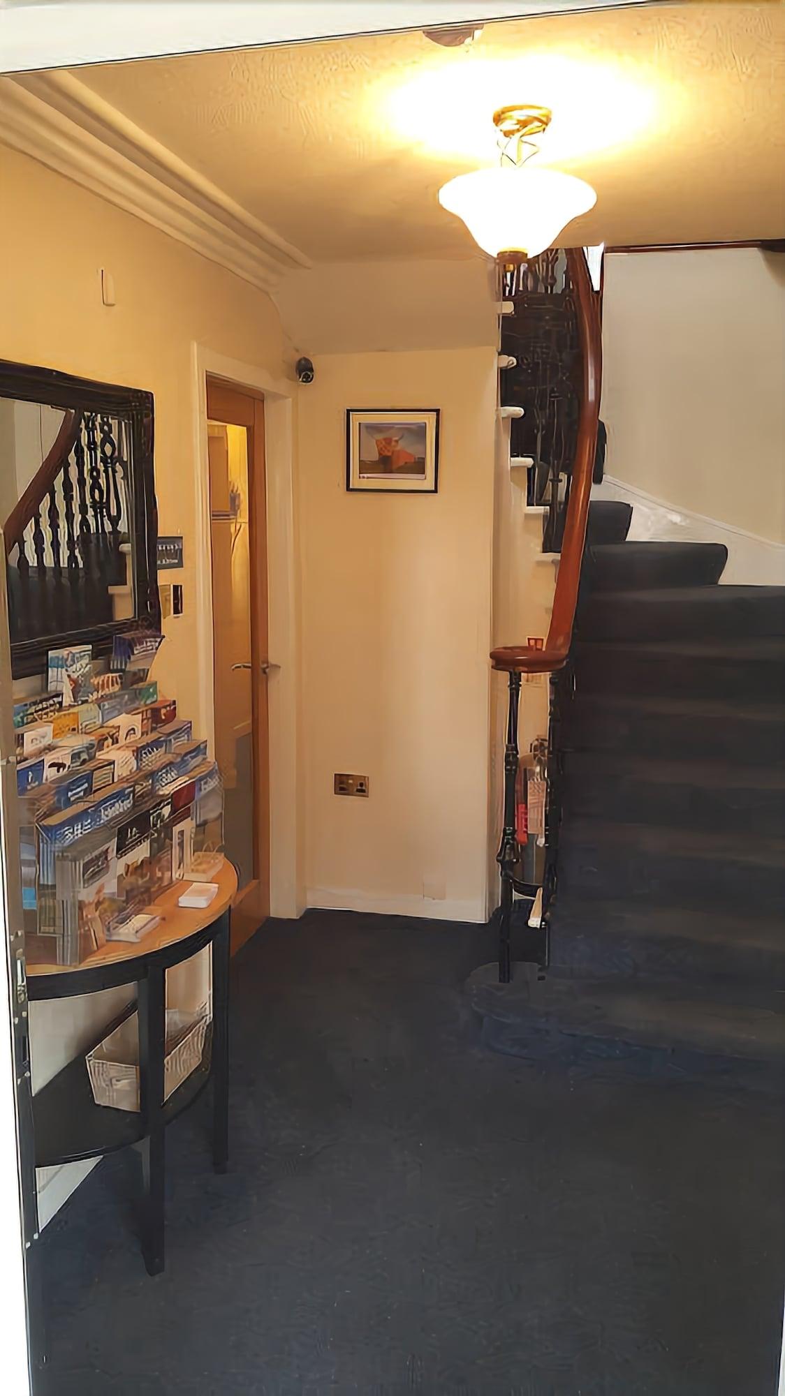 Oyo Inverour Guest House Gairlochy Екстер'єр фото