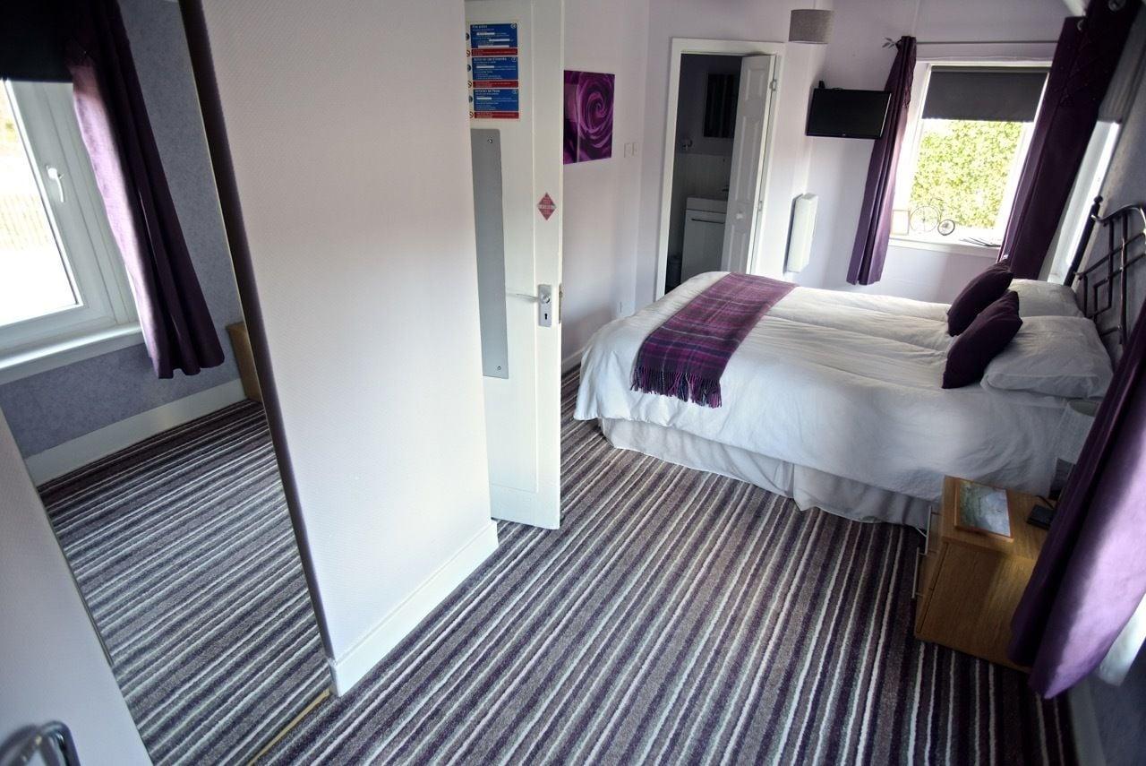 Oyo Inverour Guest House Gairlochy Екстер'єр фото