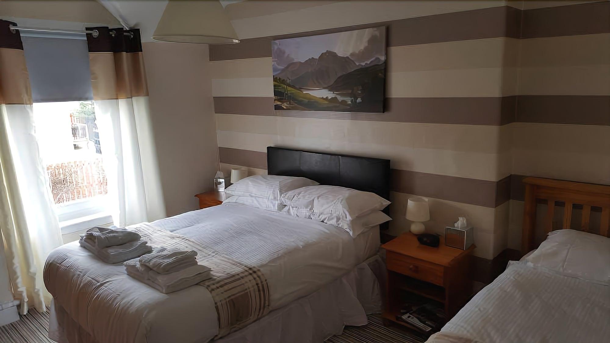 Oyo Inverour Guest House Gairlochy Екстер'єр фото