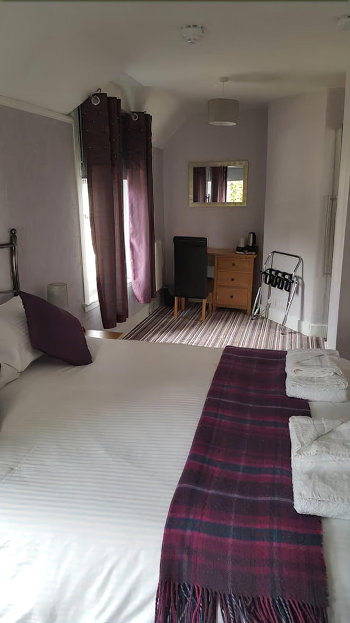 Oyo Inverour Guest House Gairlochy Екстер'єр фото