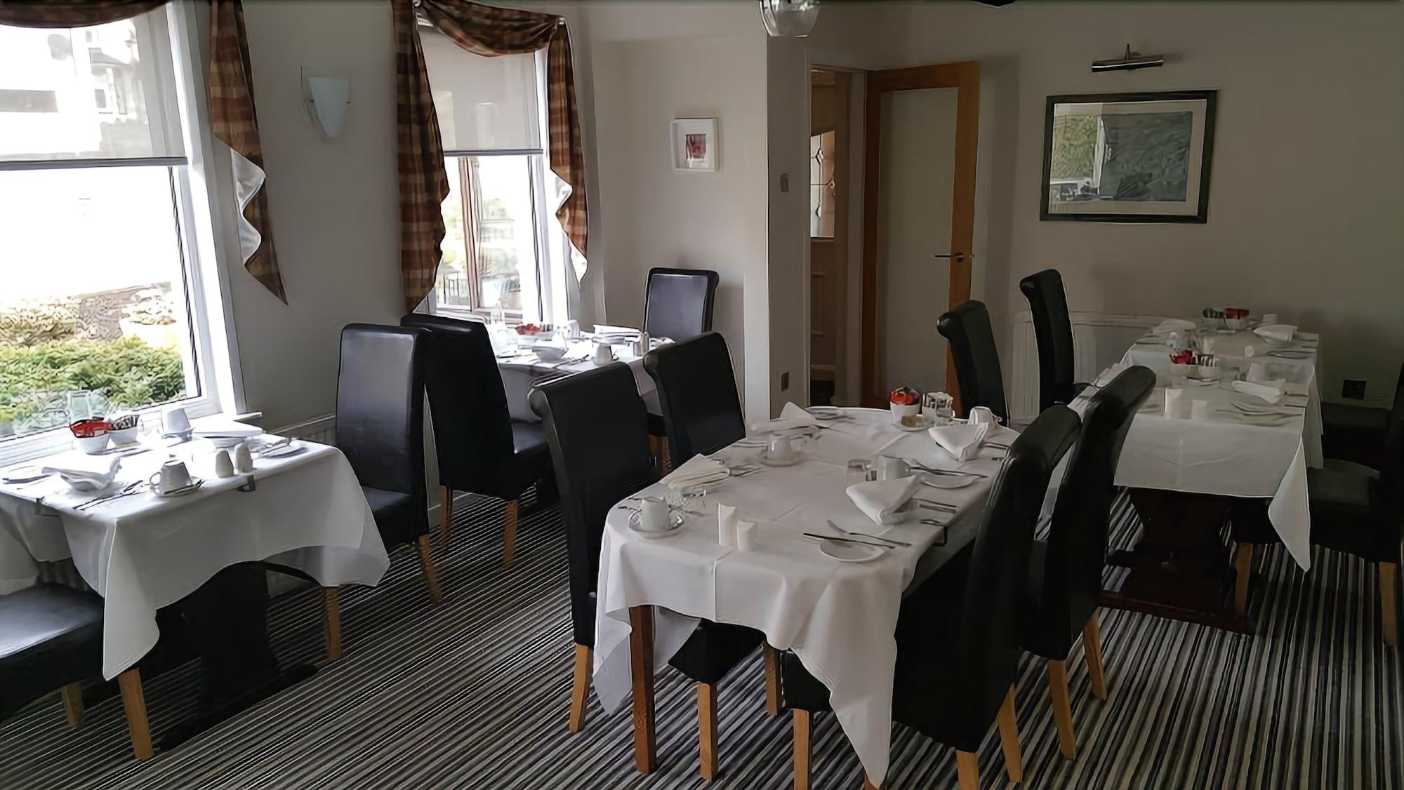 Oyo Inverour Guest House Gairlochy Екстер'єр фото