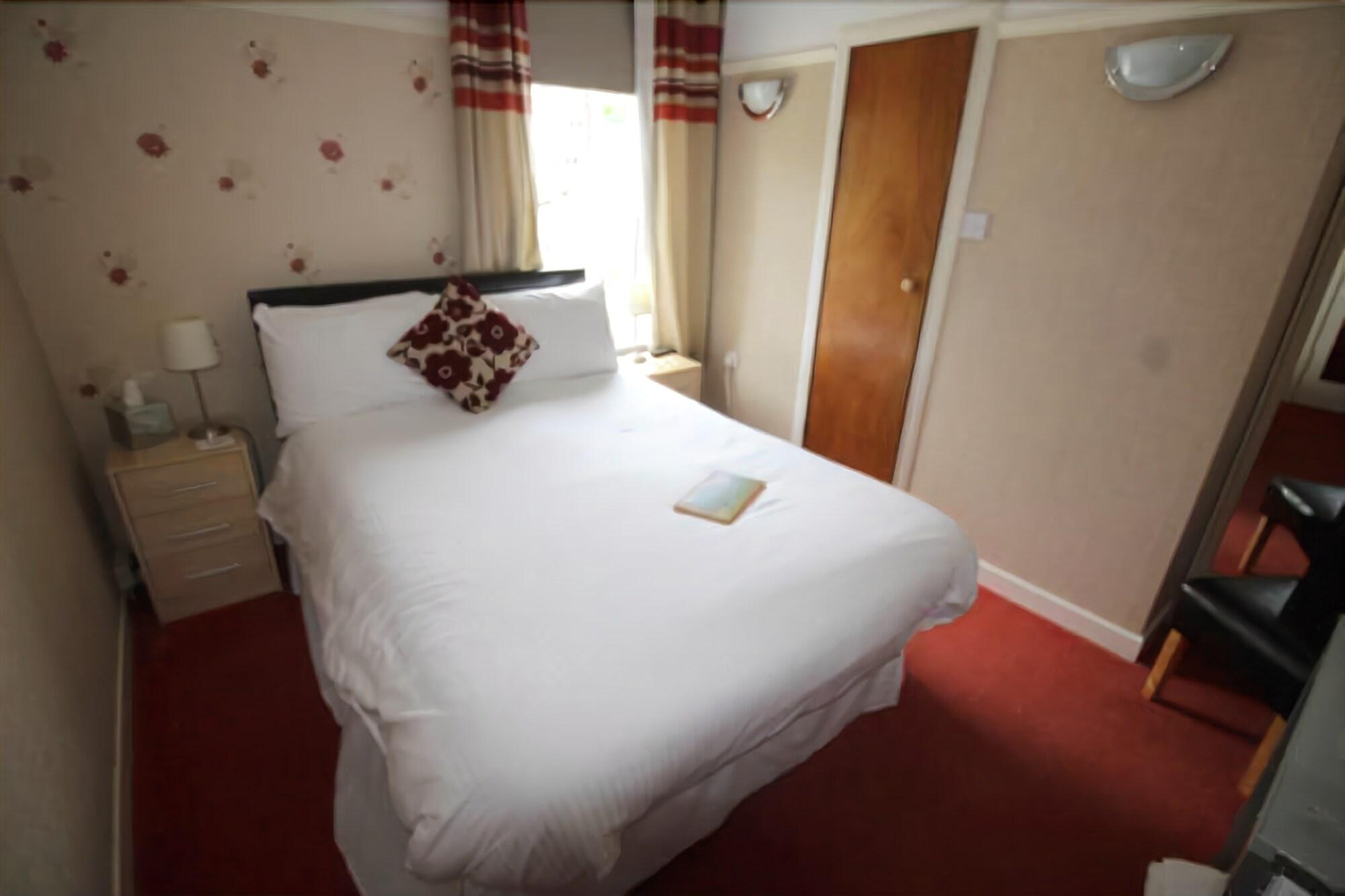 Oyo Inverour Guest House Gairlochy Екстер'єр фото