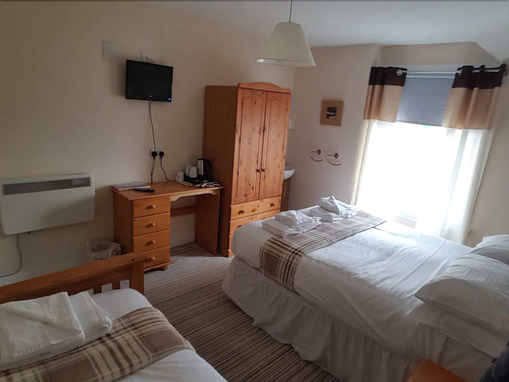 Oyo Inverour Guest House Gairlochy Екстер'єр фото