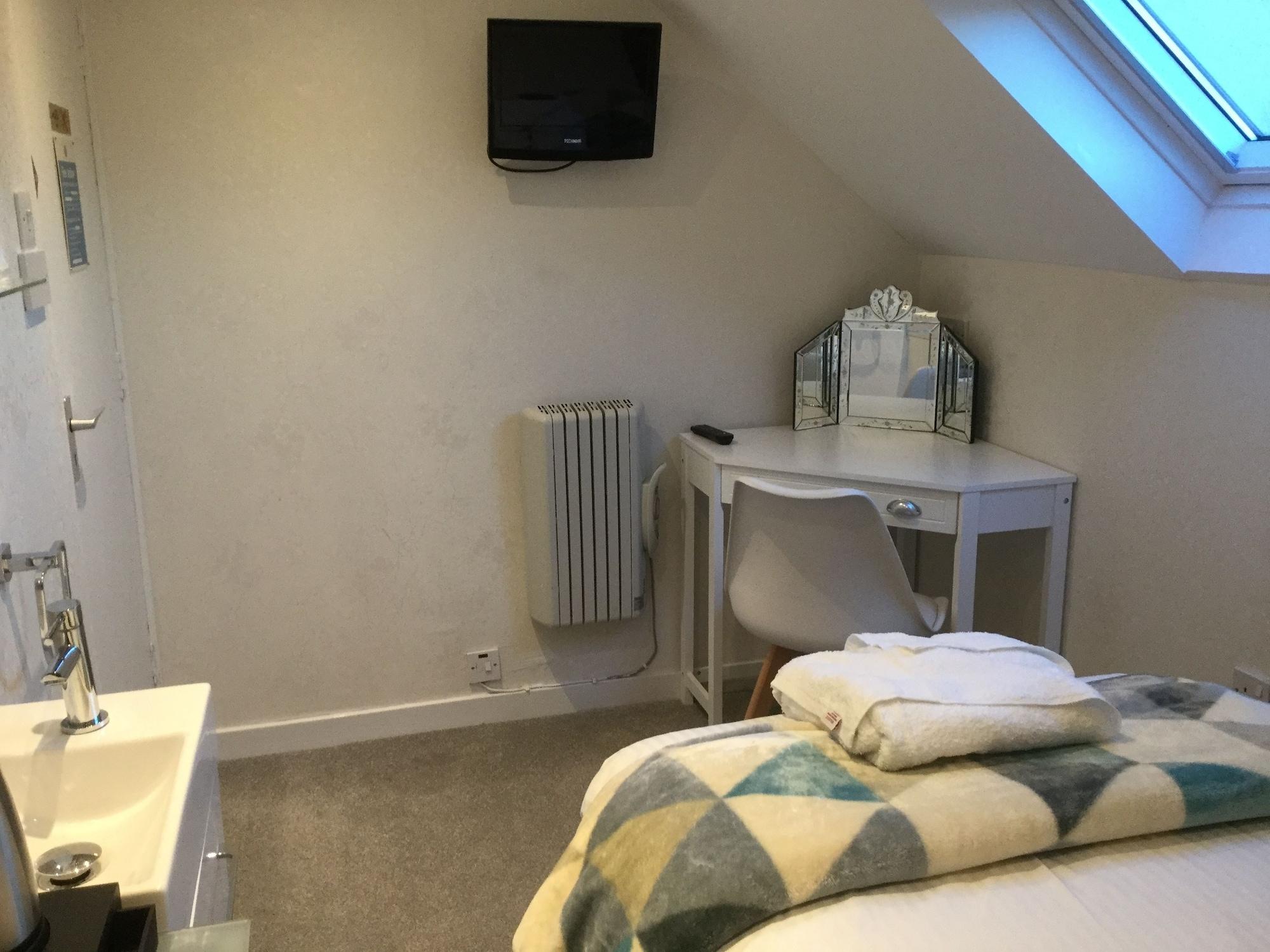 Oyo Inverour Guest House Gairlochy Екстер'єр фото