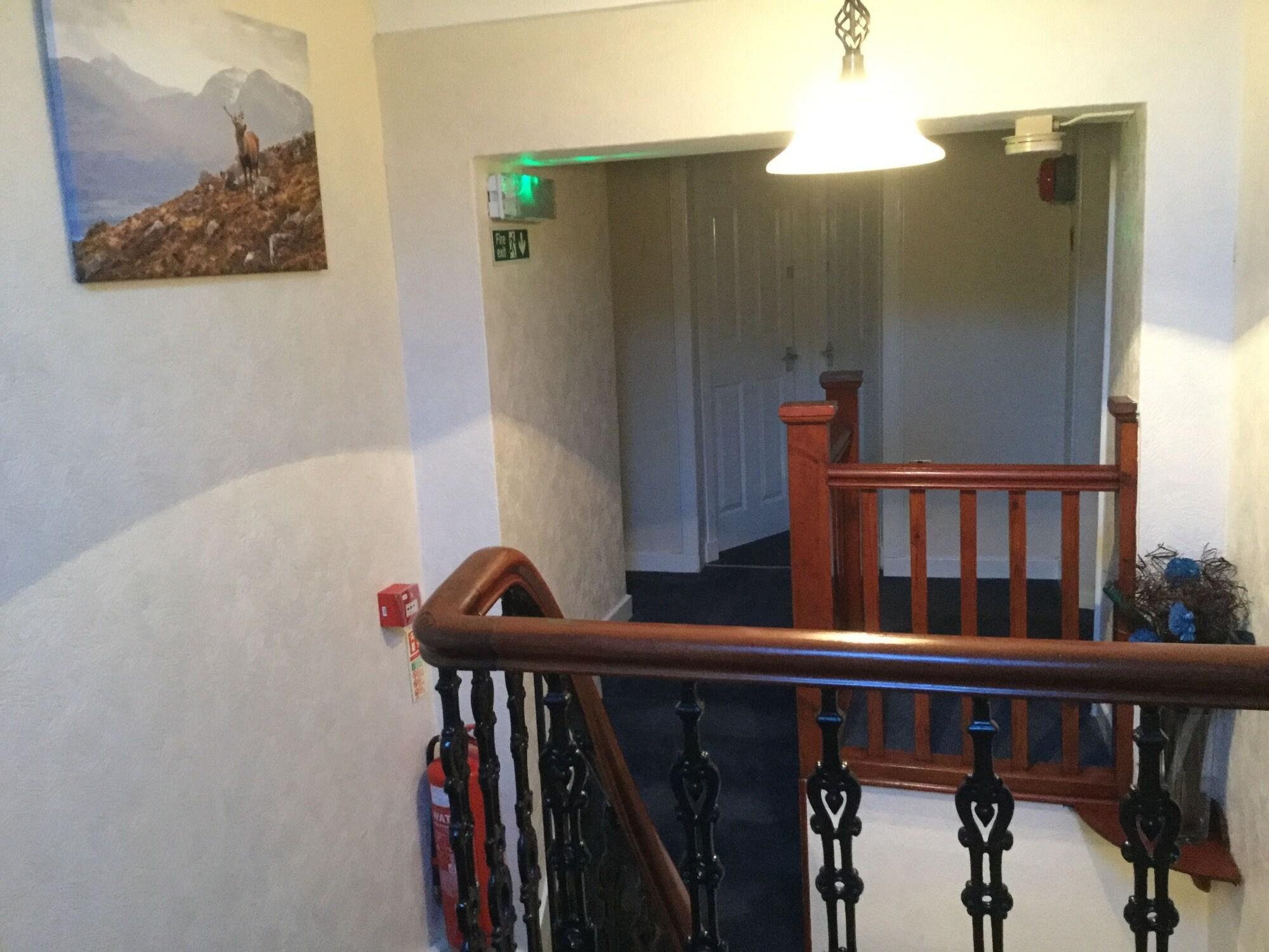 Oyo Inverour Guest House Gairlochy Екстер'єр фото